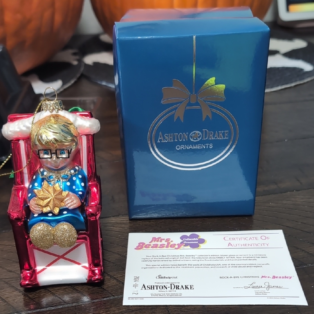 Mr. Beasley Ornament - Ashton Drake